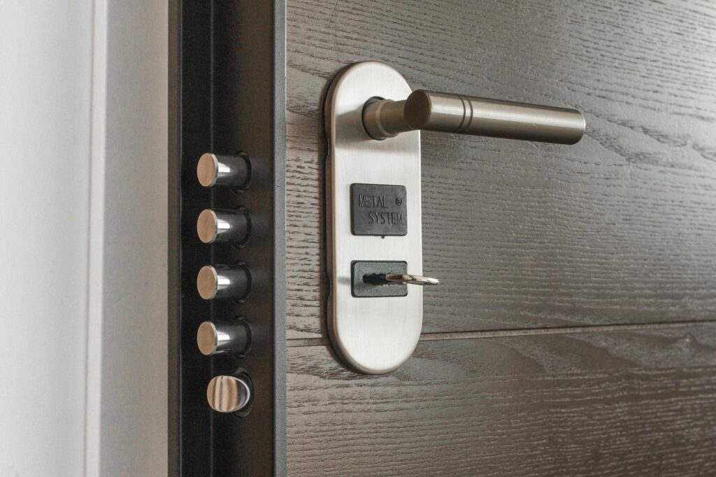 Setting Up Smart Door Locks Without Professional Help: Complete Wiring Guide